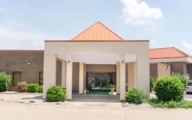 Super 8 By Wyndham Harrison Oh